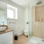 Cozy Flat In Santa Apolonia Lissabon
